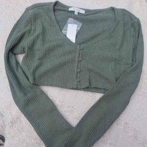 NWT Francesca’s Medium Ribbed Cropped Olive Cardigan